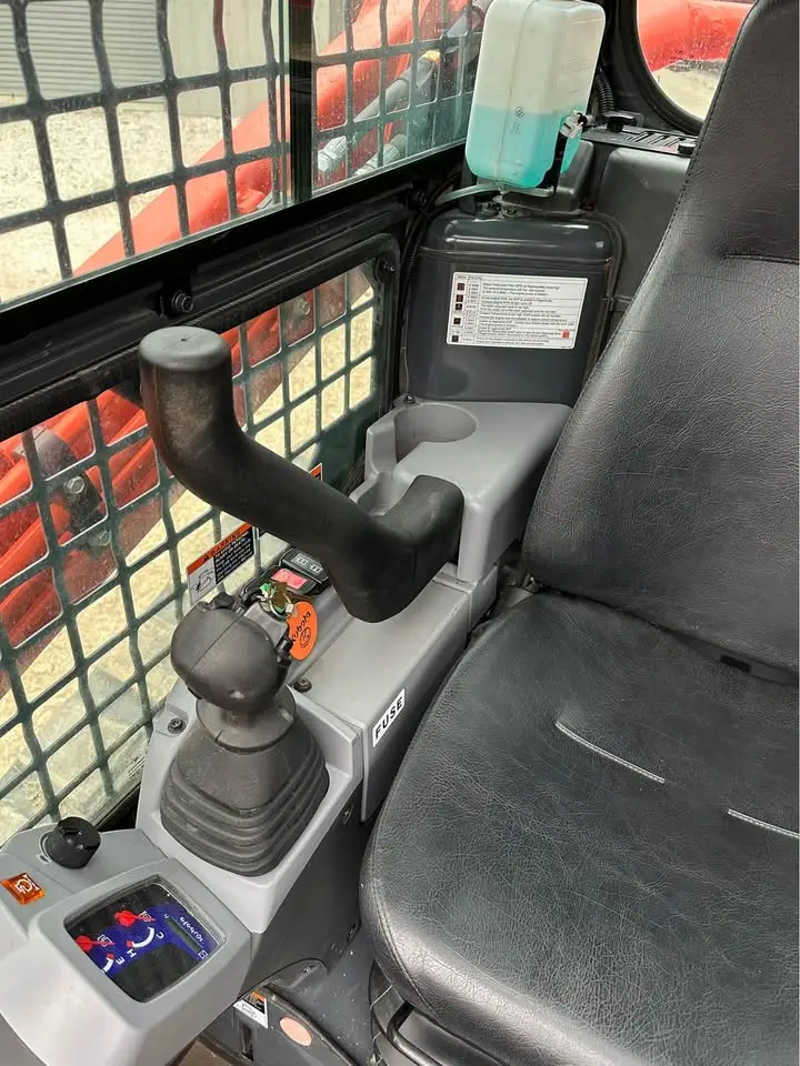 2022 Kubota SVL75-2 HFWC photo 2