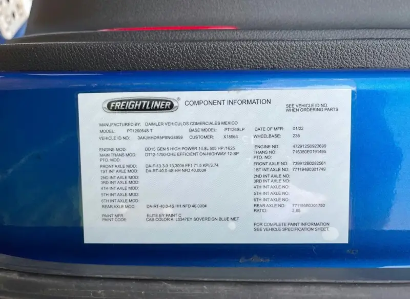 2023 Freightliner Cascadia Sleeper photo 42