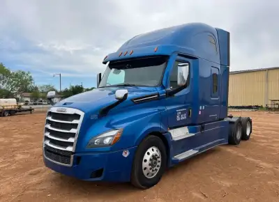 2023 Freightliner Cascadia Sleeper
