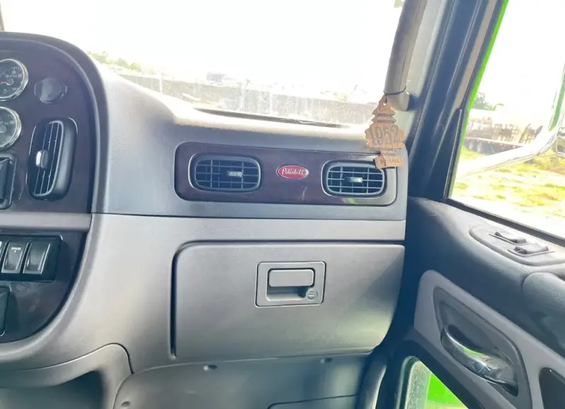 2023 Peterbilt 389 Cummins X15 photo 22