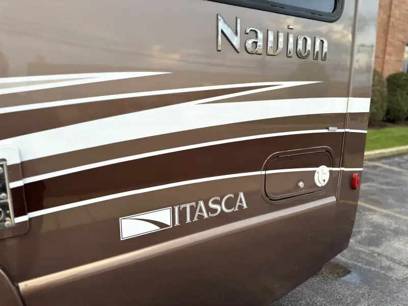 2012 Itasca Navion IQ M-24G-3500 photo 29