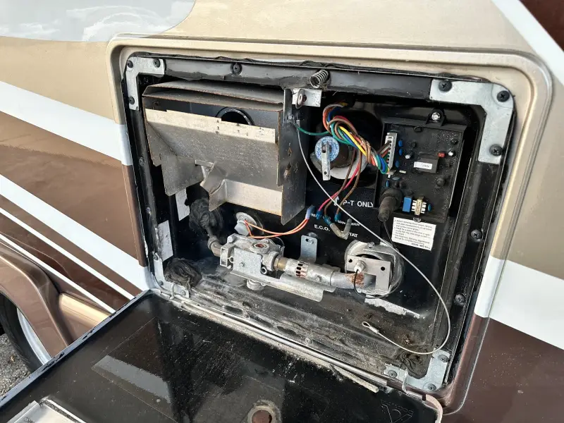 2012 Itasca Navion IQ M-24G-3500 photo 5
