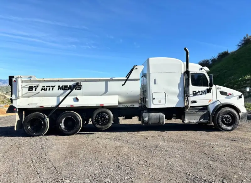 2017 Peterbilt 579 photo 7