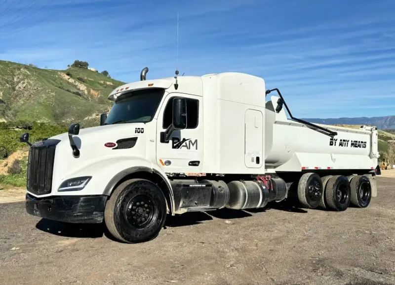 2017 Peterbilt 579 photo 3