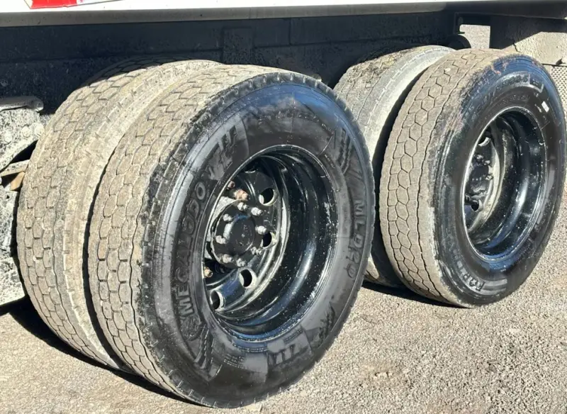 2017 Peterbilt 579 photo 40