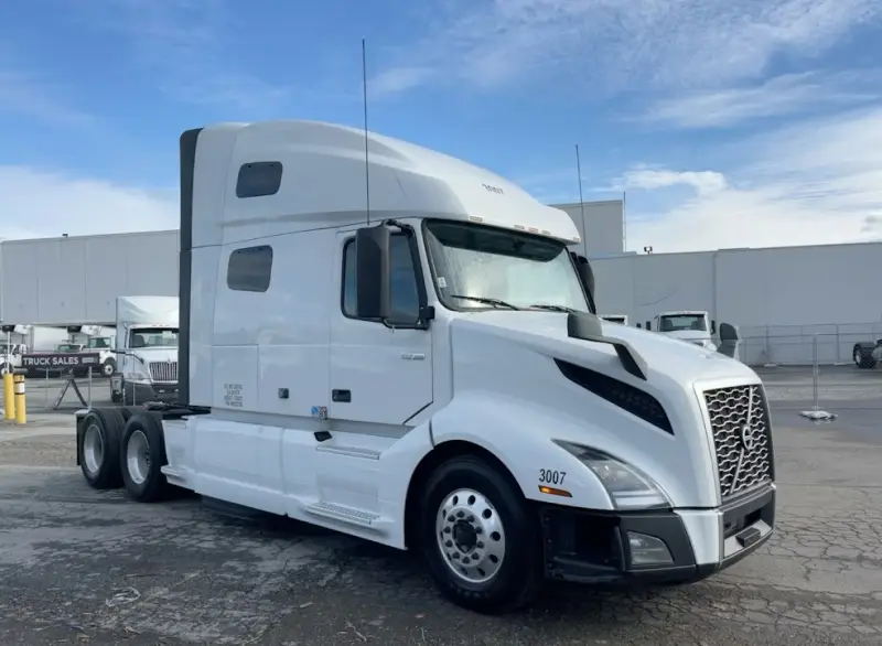 2022 Volvo VNL760 photo 2