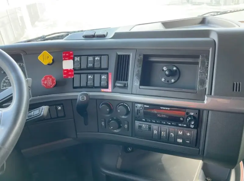 2022 Volvo VNL760 photo 19