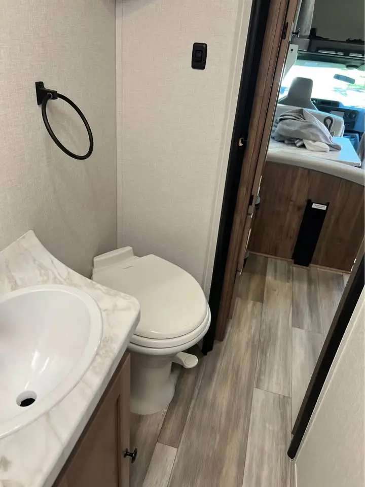 2024 Coachman Cross Trail 23XG photo 8