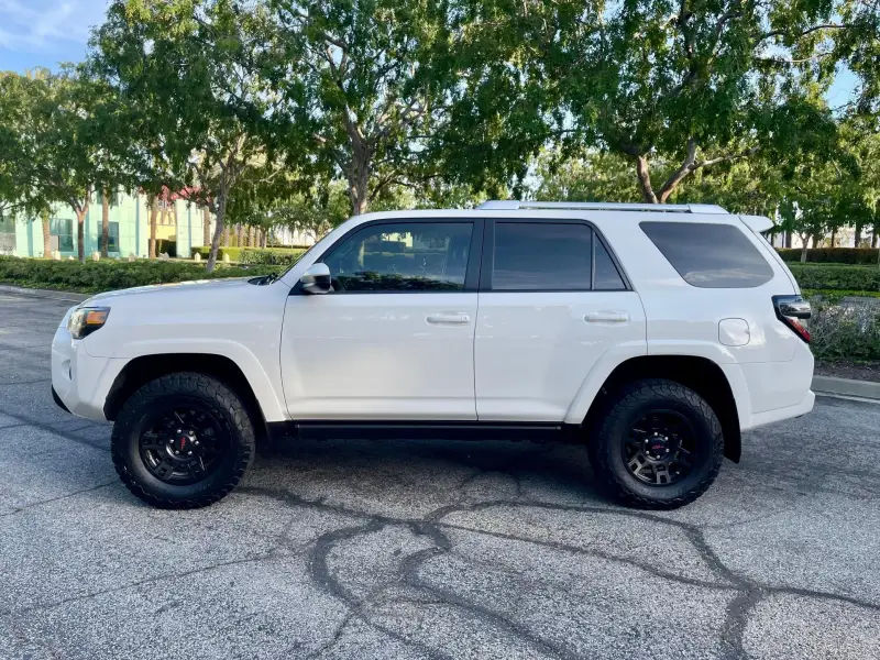 2016 Toyota 4Runner SR5 4x4 photo 9