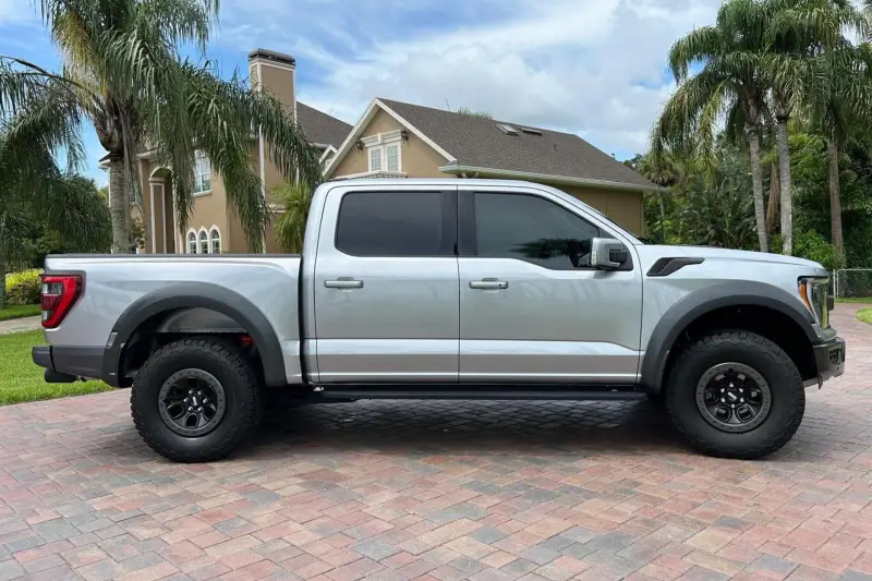 2022 Ford F-150 Raptor photo 18