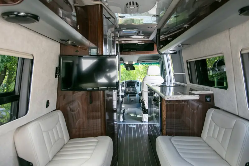 2018 Airstream Interstate EXT 4WD Grand Tour photo 19