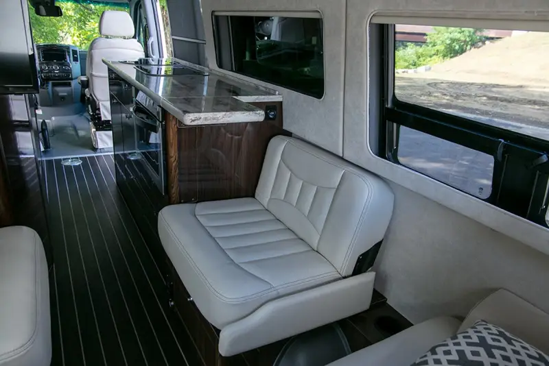 2018 Airstream Interstate EXT 4WD Grand Tour photo 35