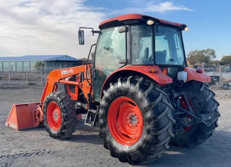 2016 Kubota M5 photo 3