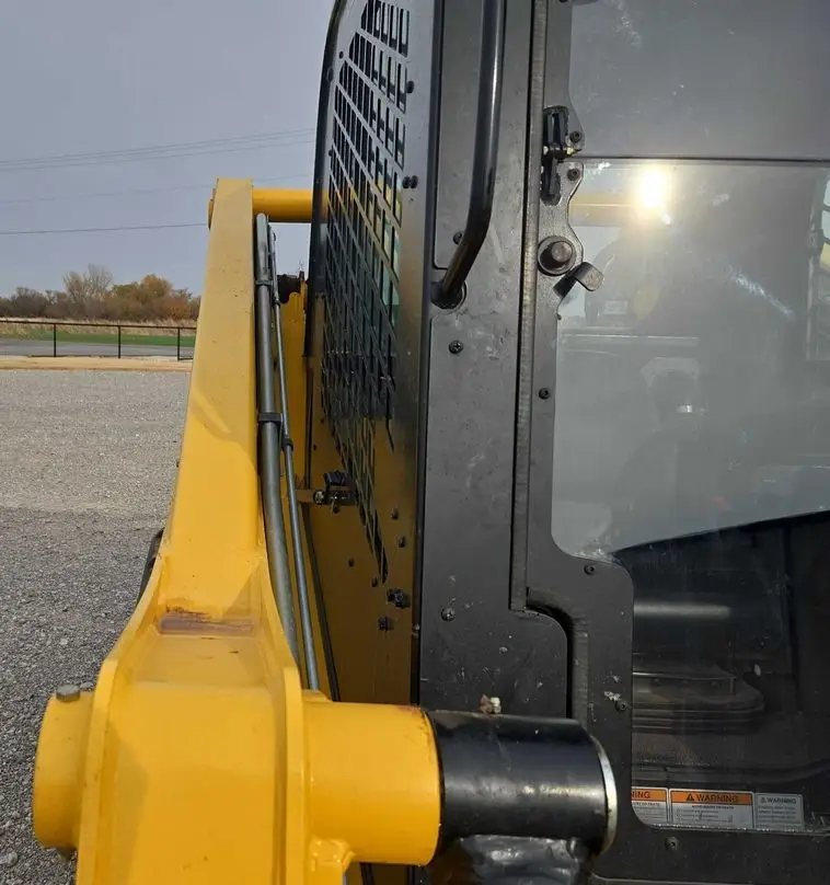 2023 Gehl VT320 photo 15