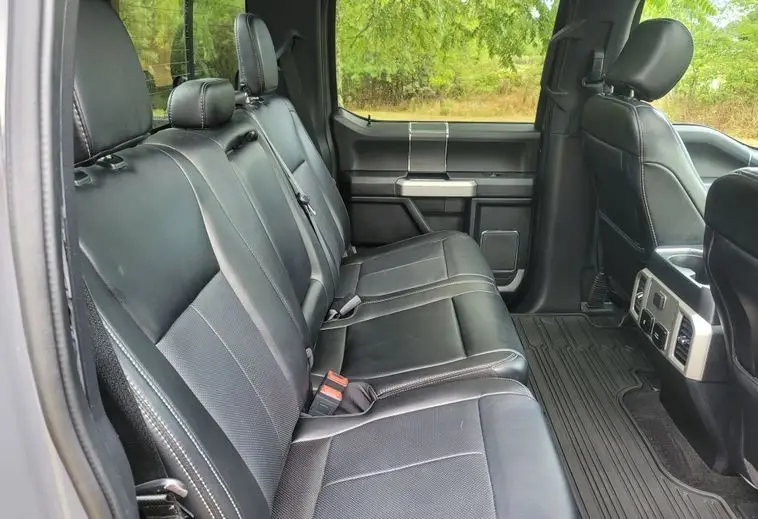 2020 Ford F150 Lariat SuperCrew photo 38