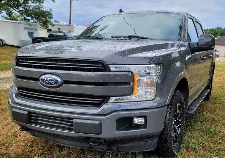 2020 Ford F150 Lariat SuperCrew photo 1