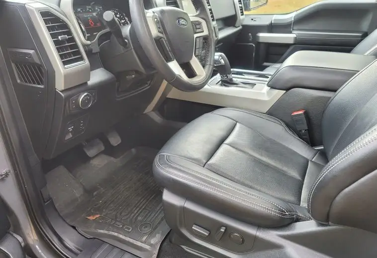 2020 Ford F150 Lariat SuperCrew photo 17