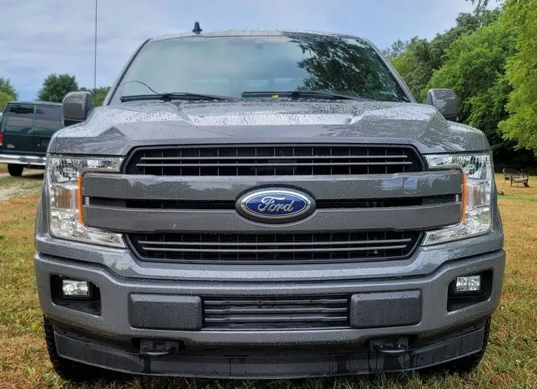 2020 Ford F150 Lariat SuperCrew photo 2