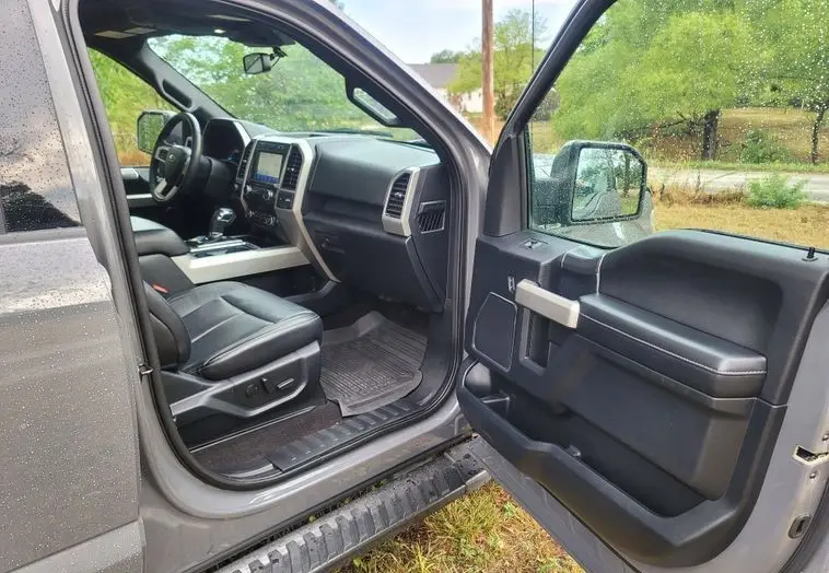 2020 Ford F150 Lariat SuperCrew photo 41