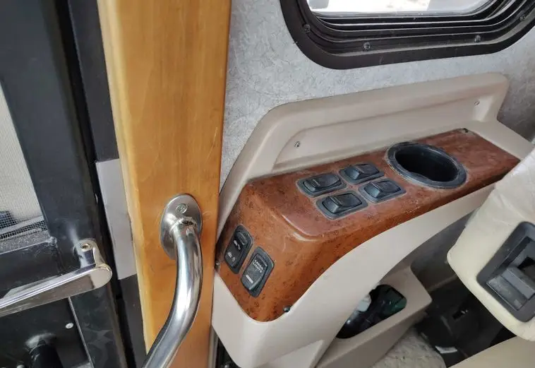 2007 Newmar Dutch Star 4304 photo 108