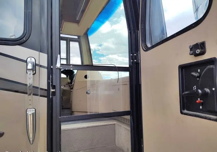 2007 Newmar Dutch Star 4304 photo 85