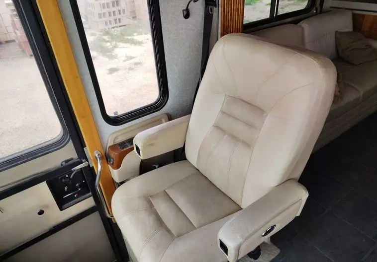 2007 Newmar Dutch Star 4304 photo 106