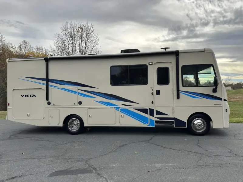 2019 Winnebago Vista 29VE photo 8