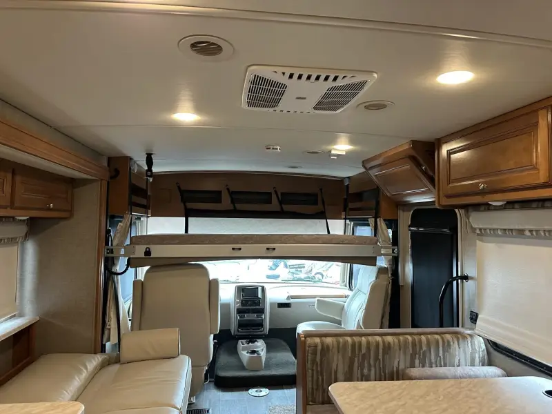 2019 Winnebago Vista 29VE photo 24