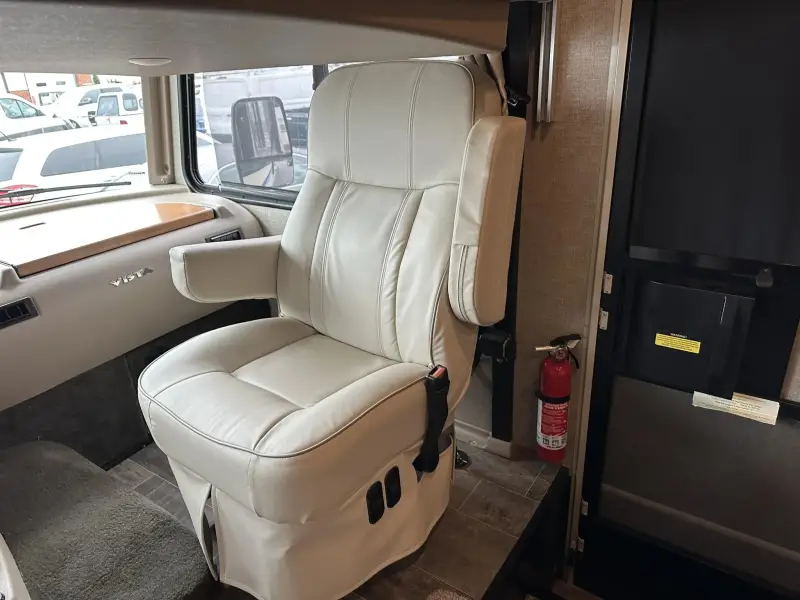 2019 Winnebago Vista 29VE photo 26