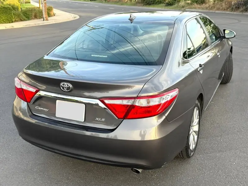 2017 Toyota Camry photo 10