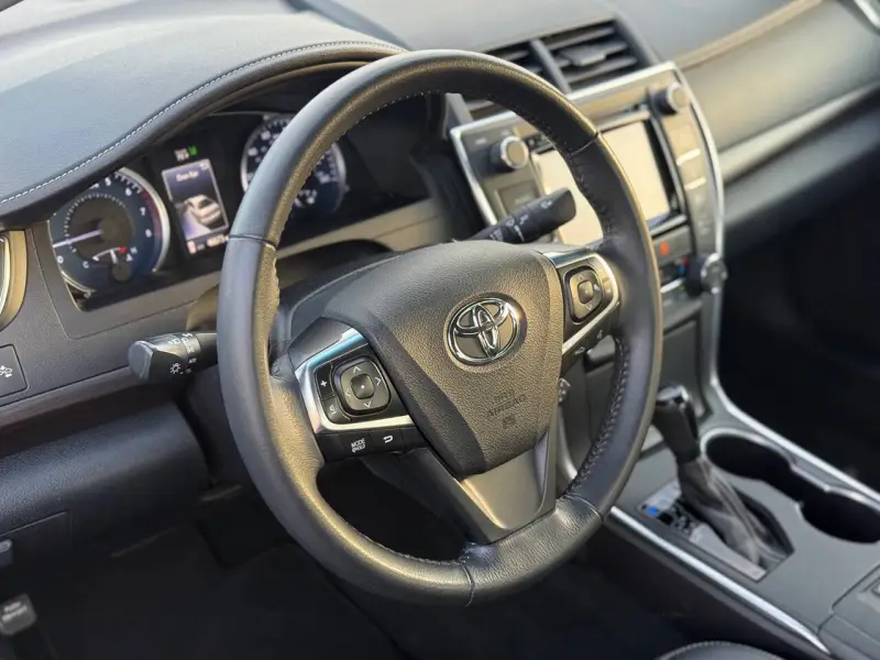 2017 Toyota Camry photo 13