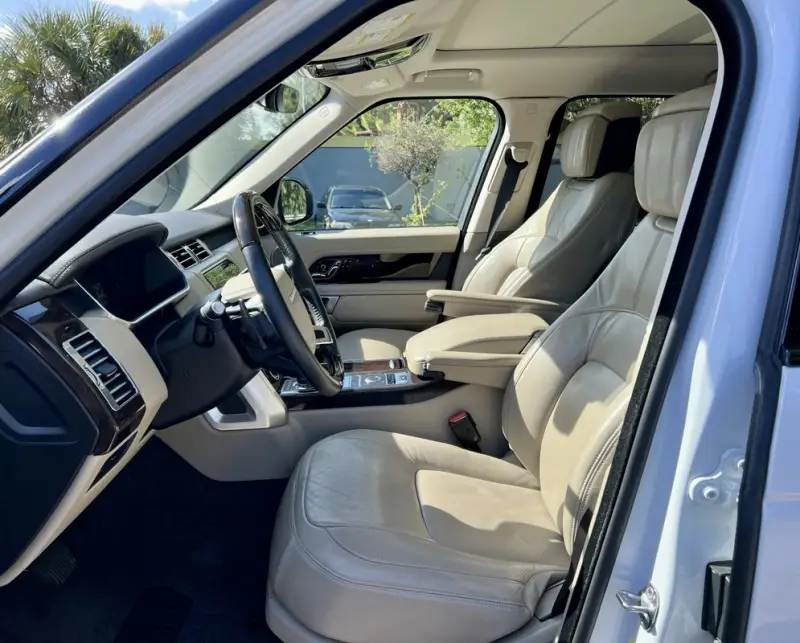 2020 Land Rover Range Rover P525 HSE photo 21