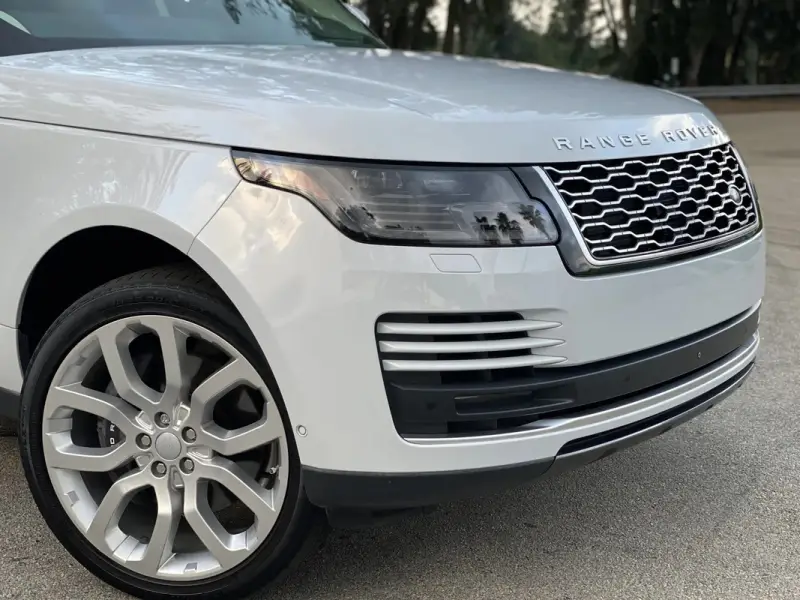 2020 Land Rover Range Rover P525 HSE photo 14