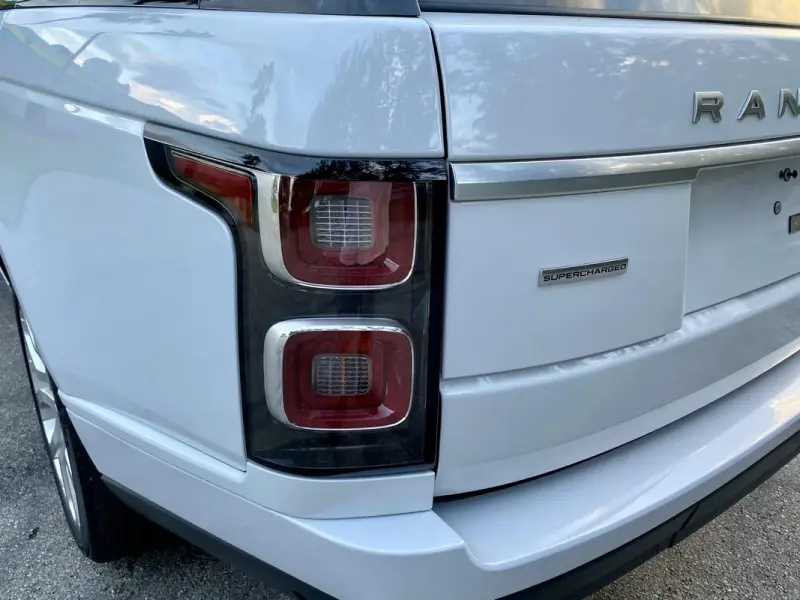 2020 Land Rover Range Rover P525 HSE photo 18
