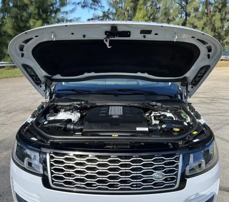 2020 Land Rover Range Rover P525 HSE photo 29