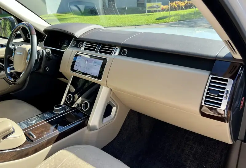 2020 Land Rover Range Rover P525 HSE photo 27