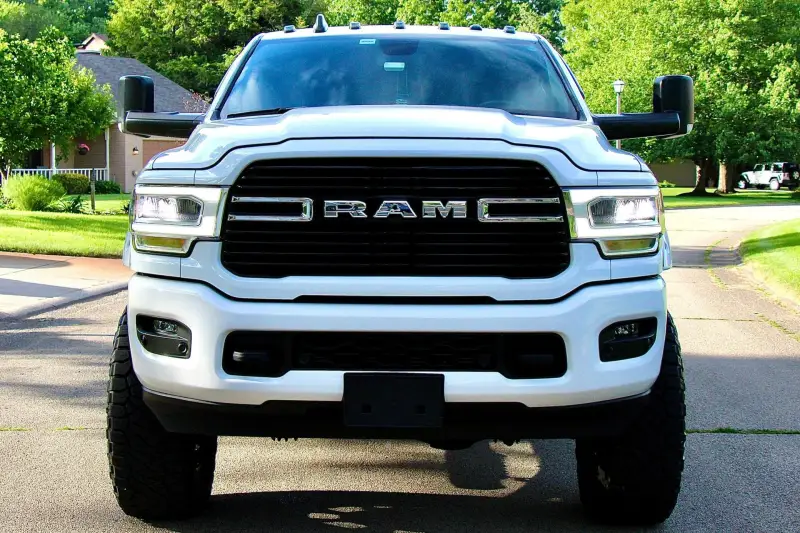 2020 Ram 2500 Big Horn Crew Cab 4x4 photo 3