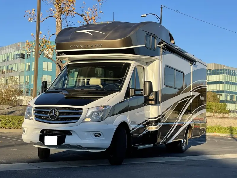 2016 Itasca Navion 24J photo 2
