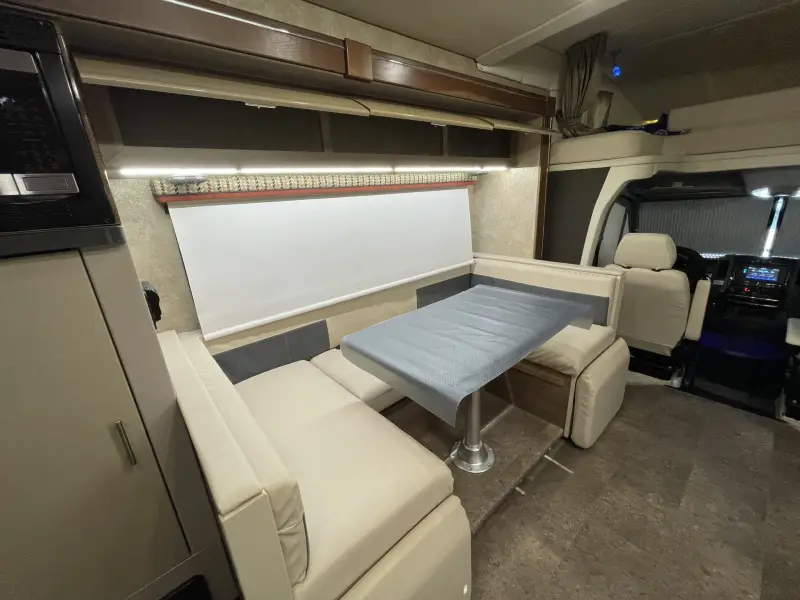 2016 Itasca Navion 24J photo 29