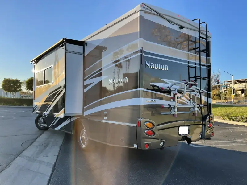 2016 Itasca Navion 24J photo 12