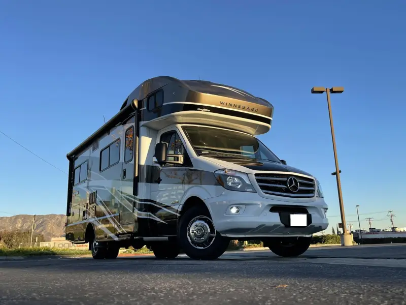 2016 Itasca Navion 24J photo 17