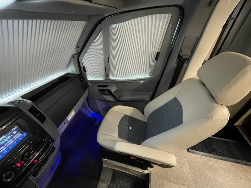 2016 Itasca Navion 24J photo 22