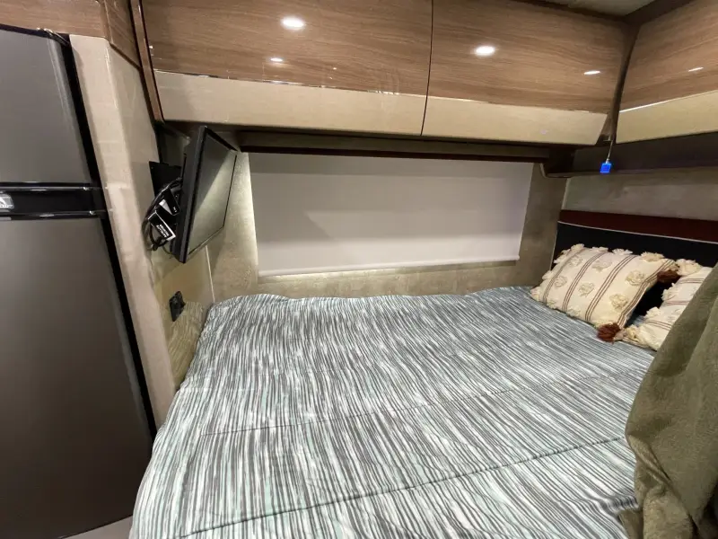 2016 Itasca Navion 24J photo 26