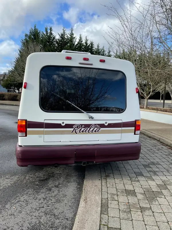 2000 Winnebago Rialta 22FD photo 2