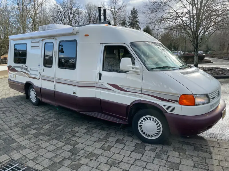 2000 Winnebago Rialta 22FD photo 4