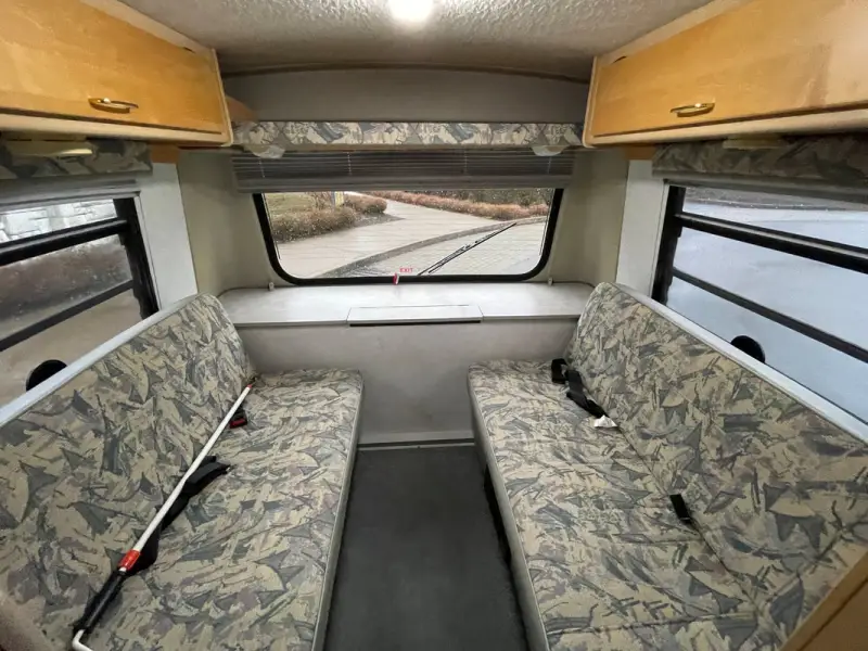 2000 Winnebago Rialta 22FD photo 7