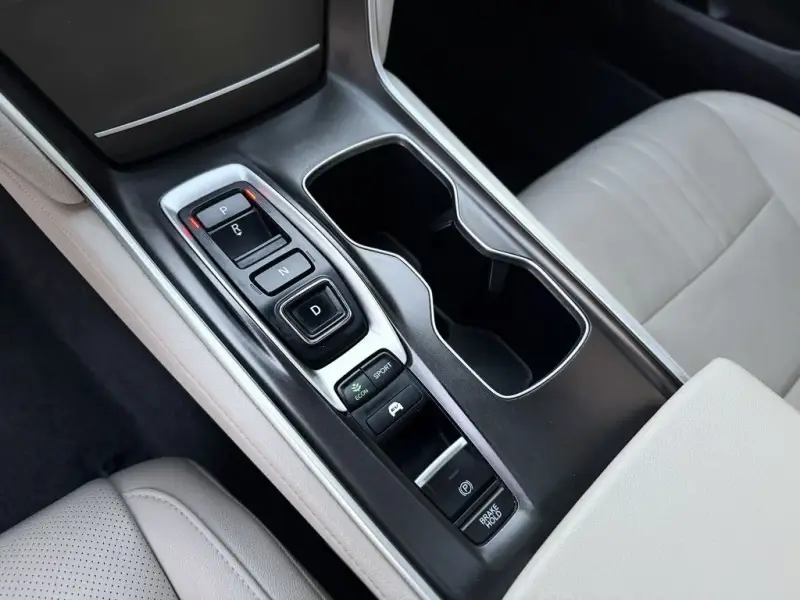 2022 Honda Accord photo 19