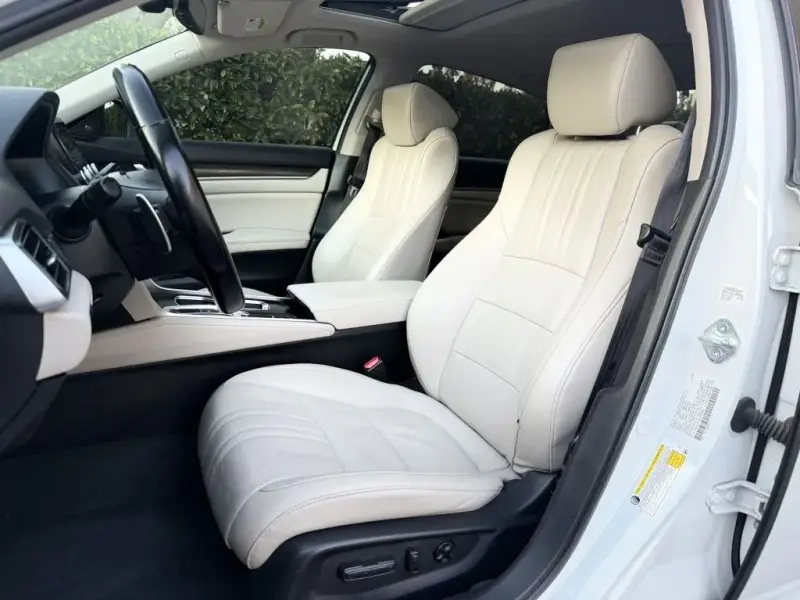 2022 Honda Accord photo 14