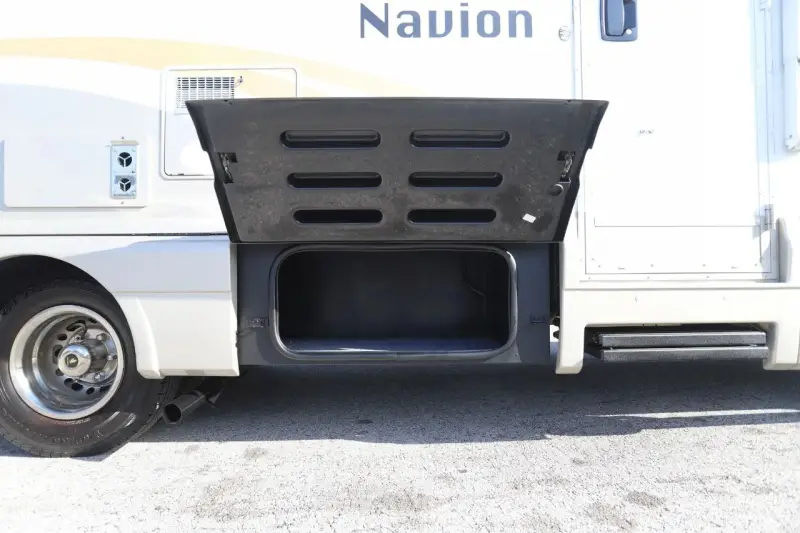 2013 Itasca Navion 24M photo 7